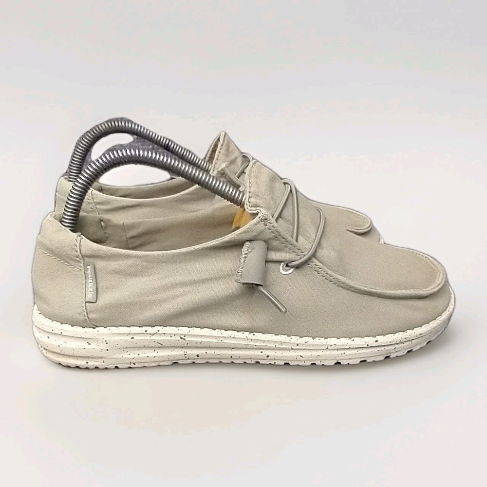 Hey Dude Wendy Loafers Women Size 8 Grey Canvas Slip On Shoes 121413000